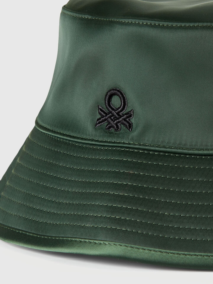HAT Women image number 3